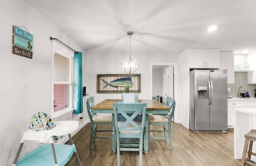 Fort Walton Beach House | Ocean Oasis 5-Bed Retreat: Pickleball, Arcade & Grill