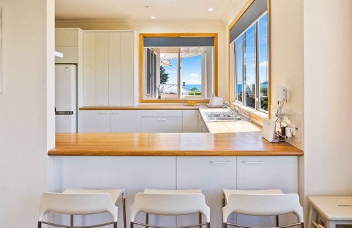 Paraparaumu House | Ocean Pearl – Raumati Beach Holiday Home