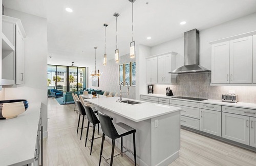 Melbourne Beach Condo | Ocean's Edge | Lavish NEW Condo w Beach Views, Cozy Decor & Fab Resort Amenities