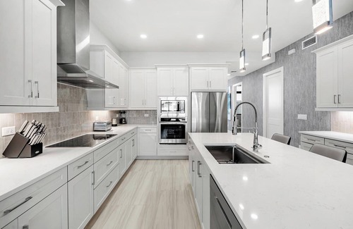 Melbourne Beach Condo | Ocean's Edge | Lavish NEW Condo w Beach Views, Cozy Decor & Fab Resort Amenities