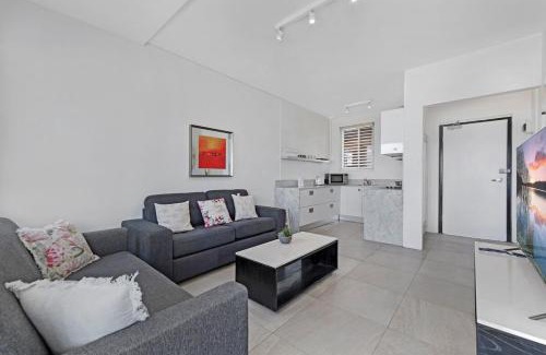 Maroubra Apartment | Ocean View 1BDR Apartment at Maroubra Beach