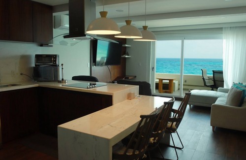 Punta Cancun Apartment | Ocean View 2BR Apartment in Cancun Hotel Zone - Prime Location!