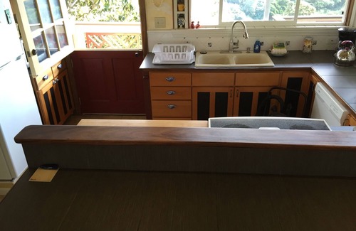 Pauwela Cottage | Ocean View Cabin located on Organic Coffee Farm with Hiking Trails