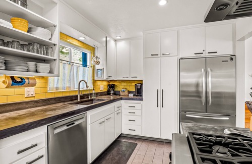 La Conchita House | Ocean-View Hideaway w/Hidden Patio& Grill, Just| Steps to Beach