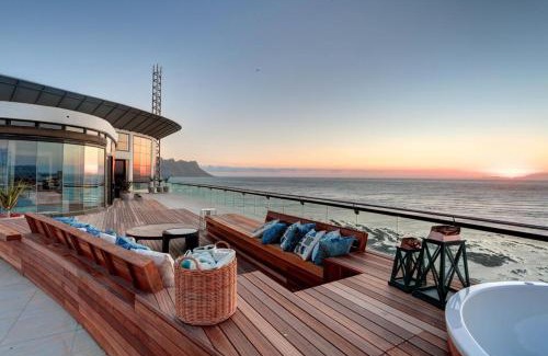 Strand Apartment | Ocean View Penthouse