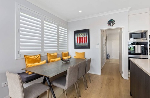 St. Heliers Apartment | Ocean View Spacious 5BR Retreat for Families