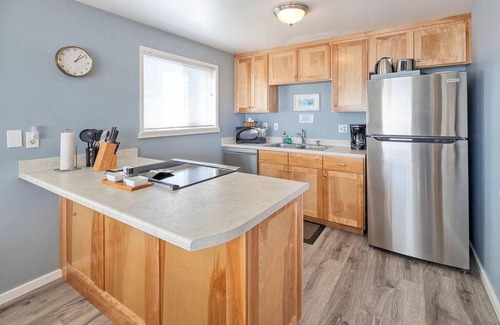 Trinidad Apartment | Ocean View Village Condo with Trails to Beaches