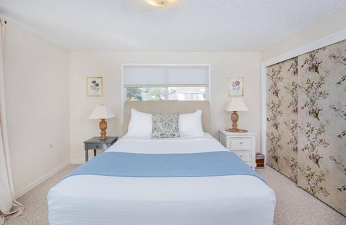 Trinidad Apartment | Ocean View Village Condo with Trails to Beaches