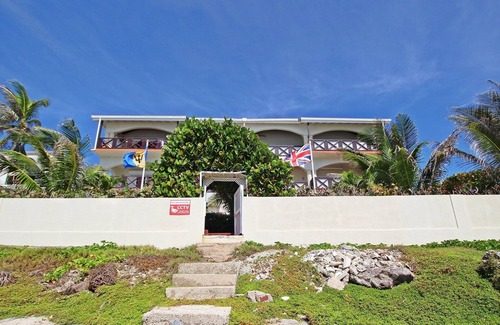 Green Garden House | Oceanfront 2-bed Apt With Pool Near Surfing - Rosalie #2 2 Bedroom Apts by Bluescape