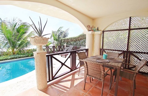 Green Garden House | Oceanfront 2-bed Apt With Pool Near Surfing - Rosalie #2 2 Bedroom Apts by Bluescape