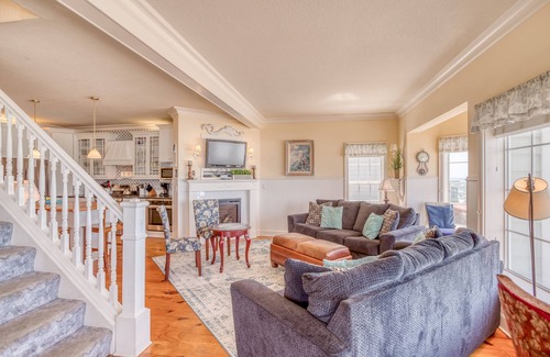 Roads End House | Oceanfront 5 Bed/5 Bath Roads End Victorian Beauty- SandeCastle