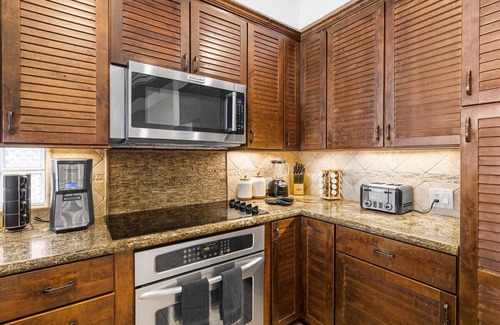 West Newport House | Oceanfront 5bd/3ba Townhome ON THE SAND