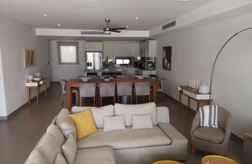 Beacon Hill Condo | Oceanfront amazing 2 bedrooms Condo