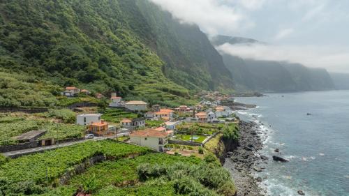 Sao Vicente Apartment | Oceanfront apartment with Terrace and Parking