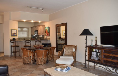 San Jose del Cabo Condo | Oceanfront condo with unobstructed views of Costa Azul beach!