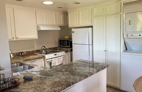 Solana Beach Condo | Oceanfront Complex with Private Beach Access, Sleeps 10