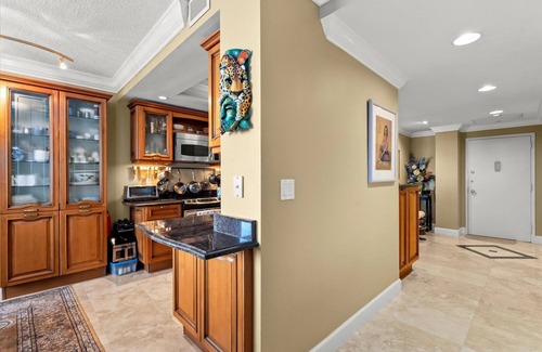 Longboat Key Condo | Oceanfront Condo with panoramic Gulf Views, Pool, Hot Tub and Fitness Center