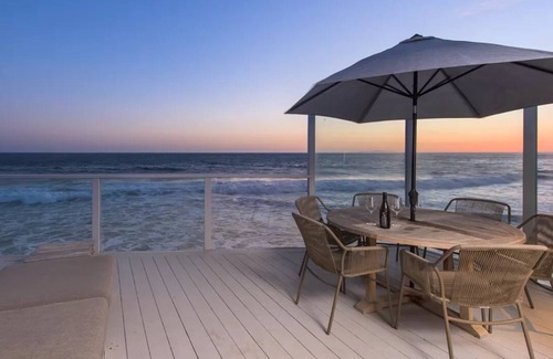 Malibu House | Oceanfront Contemporary Home on Private Beach!