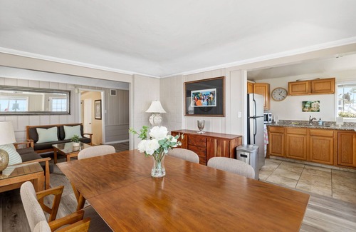 El Porto House | Oceanfront Dream Home w/Jacuzzi