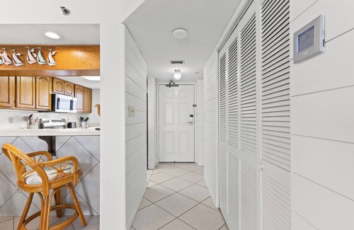 Lower Grand Lagoon Condo | Oceanfront Escape Commodore 1002, 1BR Condo with Balcony & Seasonal Savings