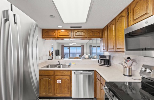 Lower Grand Lagoon Condo | Oceanfront Escape Commodore 1002, 1BR Condo with Balcony & Seasonal Savings