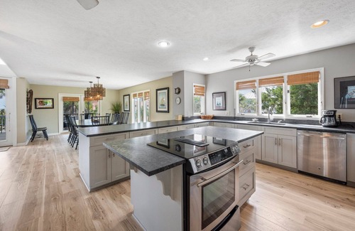Debordieu Colony House | Oceanfront Family Retreat 7 Bedrooms Relax, Recharge, and Enjoy Stunning Views.