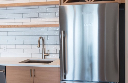 Juan de Fuca Electoral Area Condo | Oceanfront/king bed/French Beach, 3 acre secluded rain forest/nrural/calm/serene