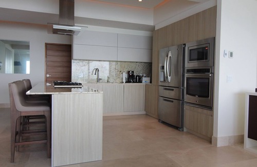 Amapas Condo | Oceanfront Luxury - Casa De Danielito at Sayan