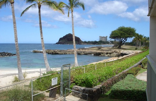 Makaha Condo | Oceanfront Makaha Surfside Condo - Coved White-Sand Beach with gated-access