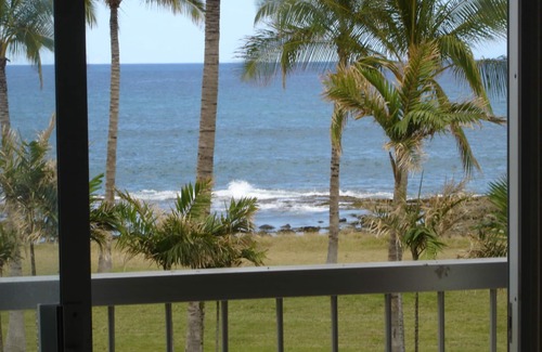 Makaha Condo | Oceanfront Makaha Surfside Condo - Coved White-Sand Beach with gated-access
