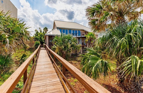 Butler Beach House | Oceanfront Master Suite