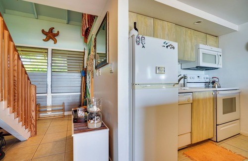 Maunaloa Condo | Oceanfront Maunaloa Condo, Steps to Pool & Beach!