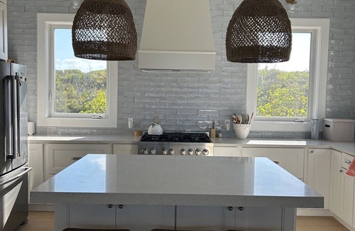 Green Turtle Cay House | OCEANFRONT New with POOL and nearby Dockage