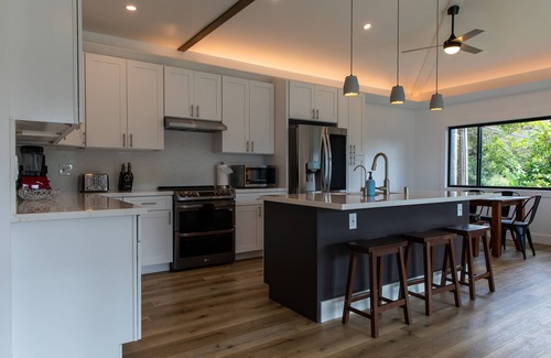 Waialee House | Oceanfront Paradise Escape on the North Shore of Oʻahu. 30-Night Minimum Stay