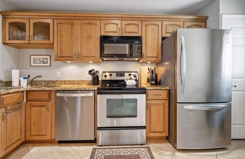 Crescent Beach Condo | Oceanfront, Patio, Pool, Tennis, BBQ, Free Parking