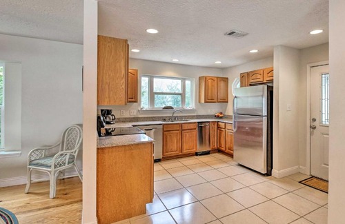 Ocean Springs House | Oceanfront Stilt House with Deck on Private Beach!