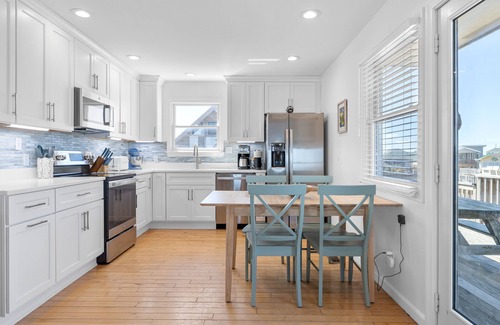 South Nags Head Cottage | Oceanfront w/Hot Tub and Rooftop Deck - Panoramic Views!