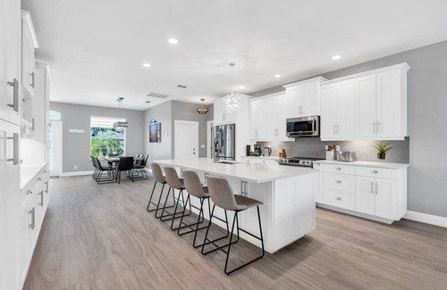 Fort Myers House | OCEANLUX-Luxury+Gulf Access+Heated Pool+Kayaks+Golf+Chefs Kitchen+Games