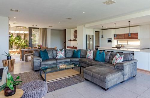 Port Zimbali Apartment | Oceans Edge 8, Zimbali Estate by Euphoric Leisure