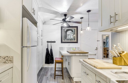 Loma Alta Condo | Oceanside Condo w/Pool & Hot Tub Access!