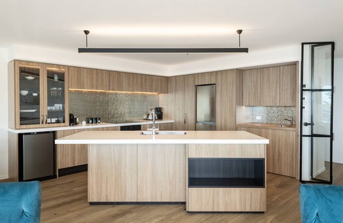 Mount Maunganui Apartment | Oceanside Haven Resort Luxury Sea Views & Beach