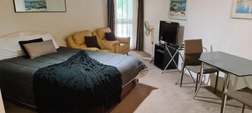 Mount Maunganui Apartment | Oceanside Resort Internal Ground Floor Studio Unit Privately Owned in Mt Maunganui No External window or Air Conditioning