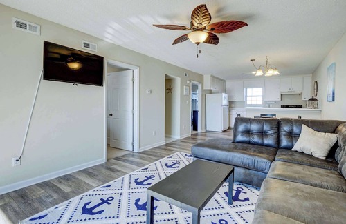 North Topsail Beach Condo | Oceanview 2BR Condo Steps to Beach