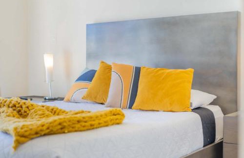 La Ventana House | Oceanview condo w Resort amenities Steps to Beach