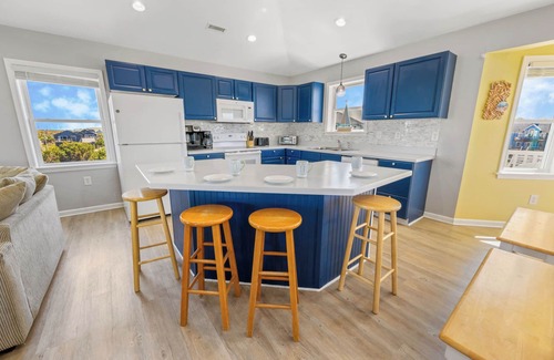 Frisco House | Oceanview Dog Friendly w/Private Pool, Hot Tub, Wet Bar. Shore Beats Workin'