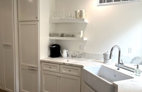 Pacific Grove Cottage | Oceanview Lover's Point Cottage