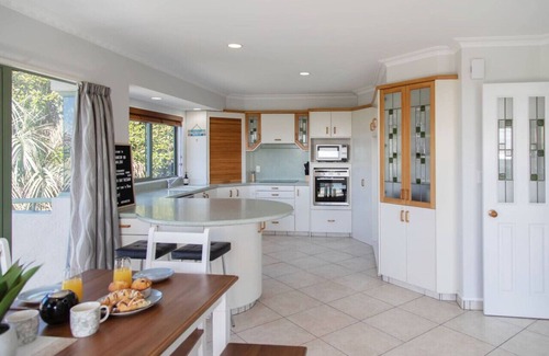 Papamoa Beach House | Oceanview on Malibu Papamoa