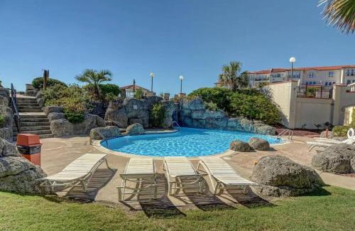 North Topsail Beach Apartment | Oceanview Resort*Hot tub*North Topsail Beach