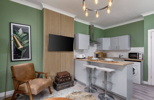 Stirling Apartment | Ochill View Apartment by Stirling Train Station