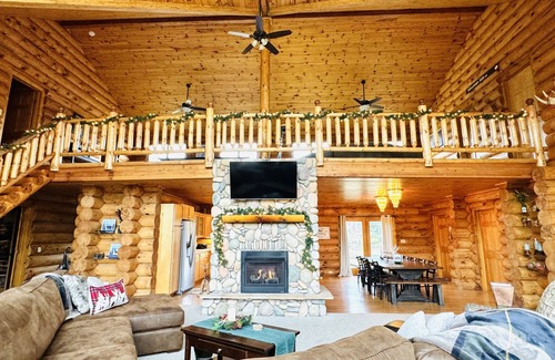 Mesick House | October 16-19 and Halloween Weekend available.